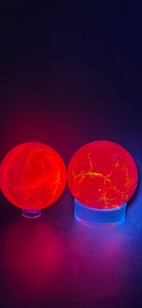 Pink crackle quartz sphere! Uv reactive, 58.5mm, 2.3 inches, 9.8 ounces