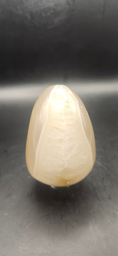 Quartz,agate egg! 5.8 ounces, 2.5 inches