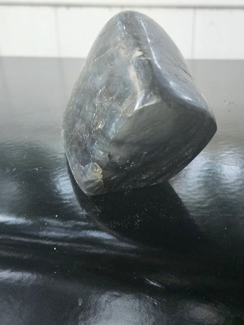 Labradorite free form! 1.1 pounds, 3.5 inch's tall, 3.3 wide