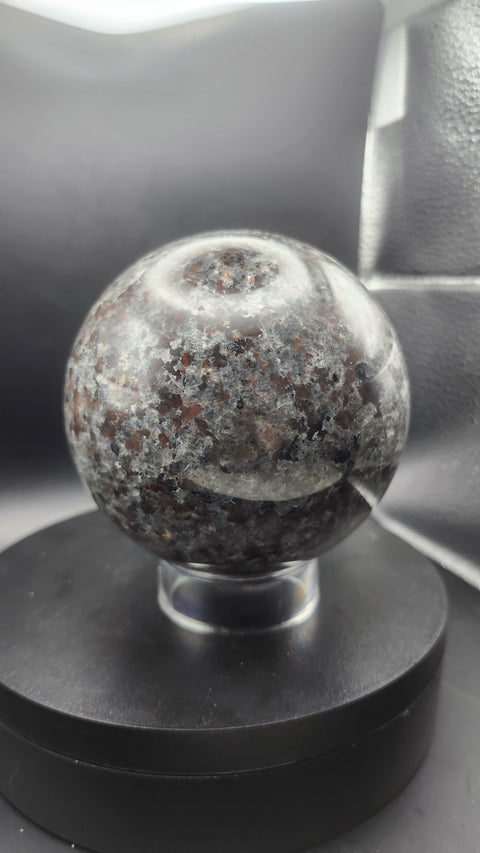 Flame stone sphere yooperlite 87mm, 3.4 inches, 2.1 pounds