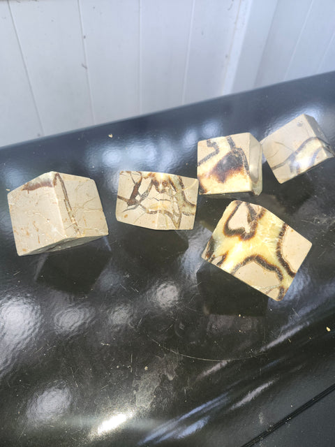 Septarian stone balancing cube! 7 ounces, 2 inches