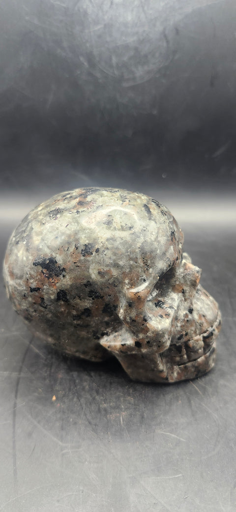 Flame stone "yooperlite" skull!! 3 inches tall, 3 long, 15 ounces