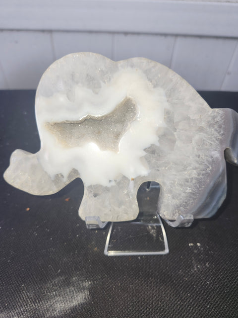 Druzy agate elephant 11 ounces, 5.5 inches wide, 4 inches tall