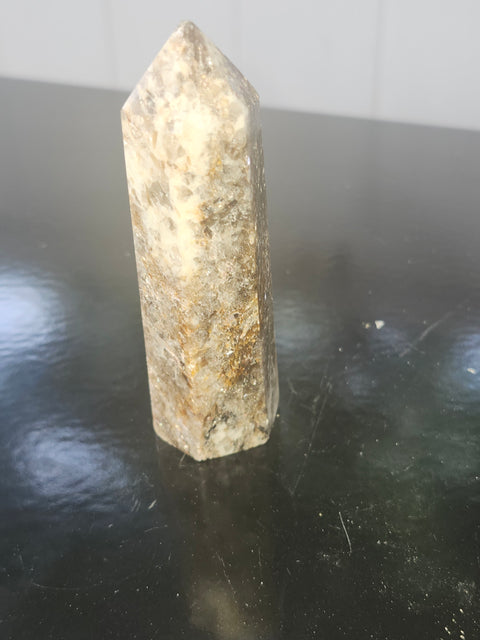 Ghost crystal tower with silver flash!! 3.6 ounces, 3.4 inches