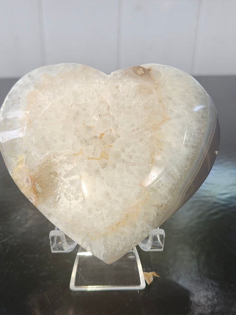 Druzy agate heart! 3.44 inches wide by 3.15 tall, 8.5 ounces