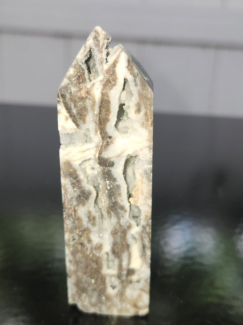 Sphalerite tower! 2 to 3 ounces, 2.9 to 3.8 inches