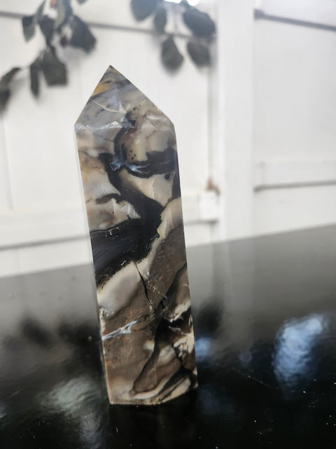 Volcanic agate tower! 1.1 pound 5.5 inches
