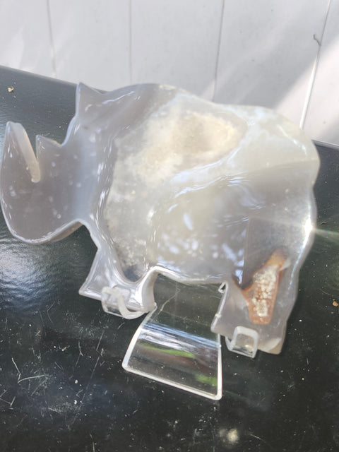 Druzy agate rhino! 8 ounces, 5 inches