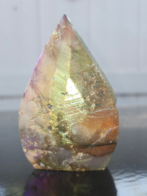 Druzy aura quartz tear tower! 2.4 ounces, 2.9 inches