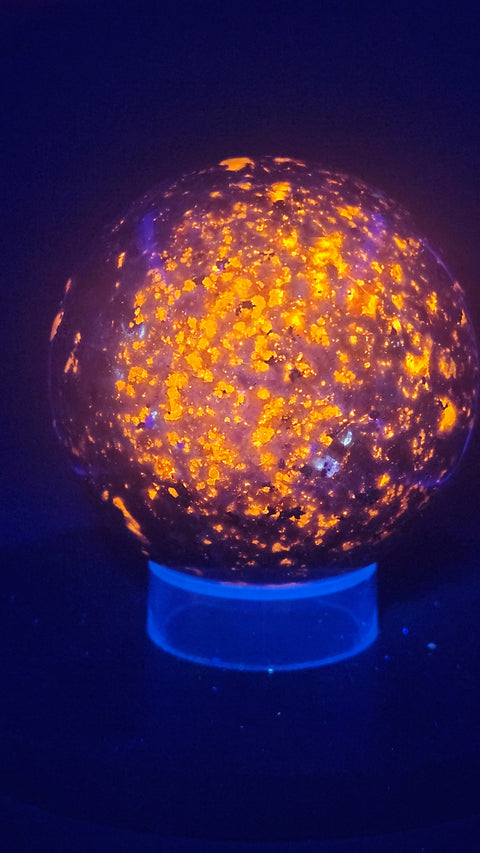 Flame stone sphere yooperlite 80mm, 3.15 inches, 1.9 pounds
