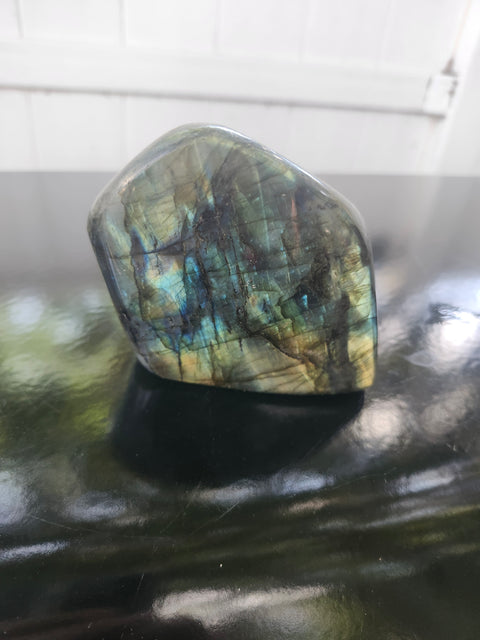 Labradorite free form! 3.18 inchs tall, 3.48 inchs wide,1.1 pound