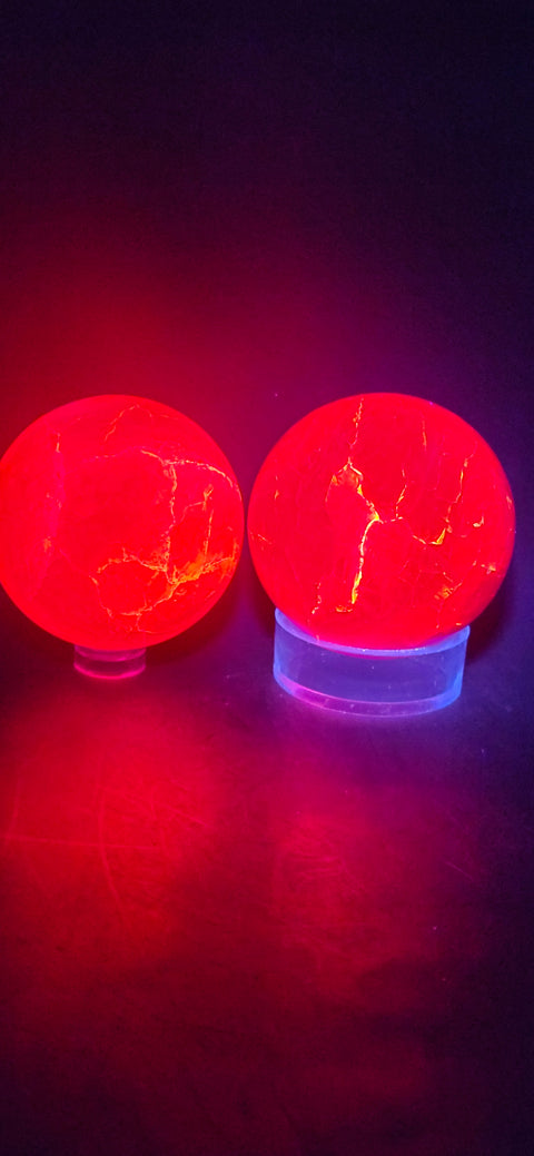 Pink crackle quartz sphere! Uv reactive, 58.5mm, 2.3 inches, 9.8 ounces