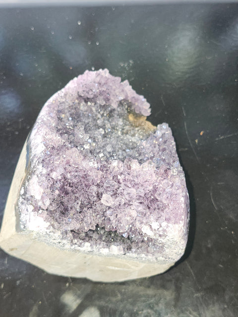Amethyst cut base free from! 2.2 pounds, 4.8 inches tall, 3.3 inches wide