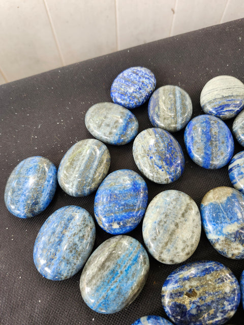 1.75 inch, 1.5 ounce Lapis lazuli palm stone