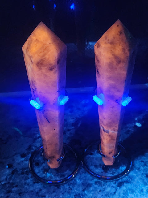 Sodalite scepter! Uv reactive! 7.7 ounces, 6.5 inches tall!