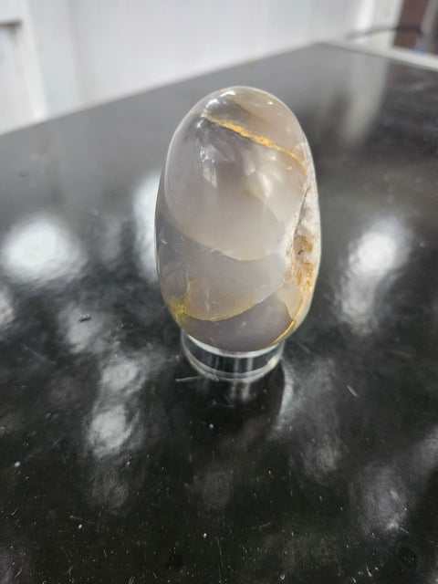 Druzy agate egg. 6 ounces, 2.75 inchs