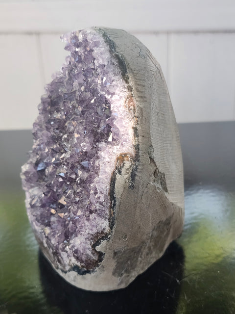 Amethyst cut base free form! 2.4 pounds, 4.7 inches tall 3.3 wide