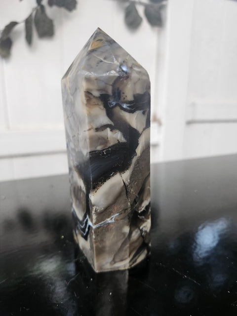 Volcanic agate tower! 1.1 pound 5.5 inches