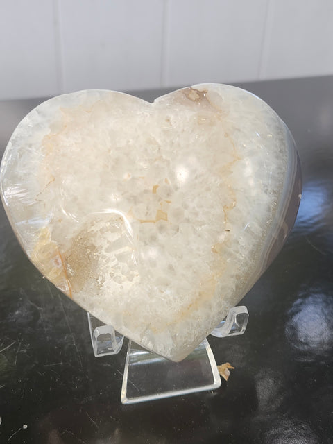 Druzy agate heart! 3.44 inches wide by 3.15 tall, 8.5 ounces