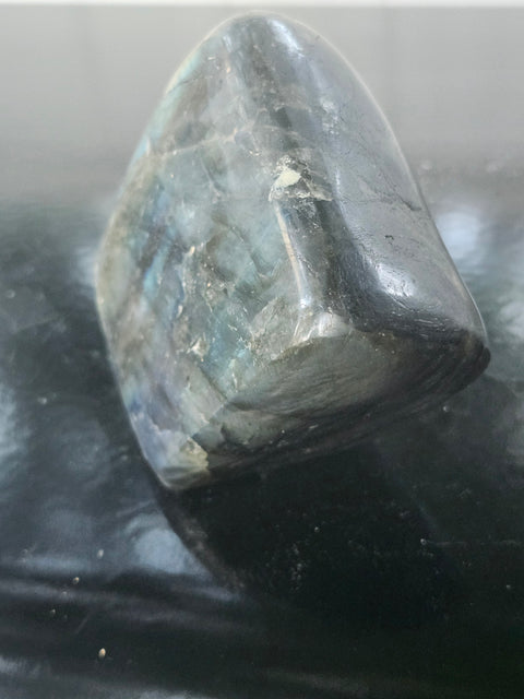 Labradorite free form! 1.1 pounds, 3.5 inch's tall, 3.3 wide