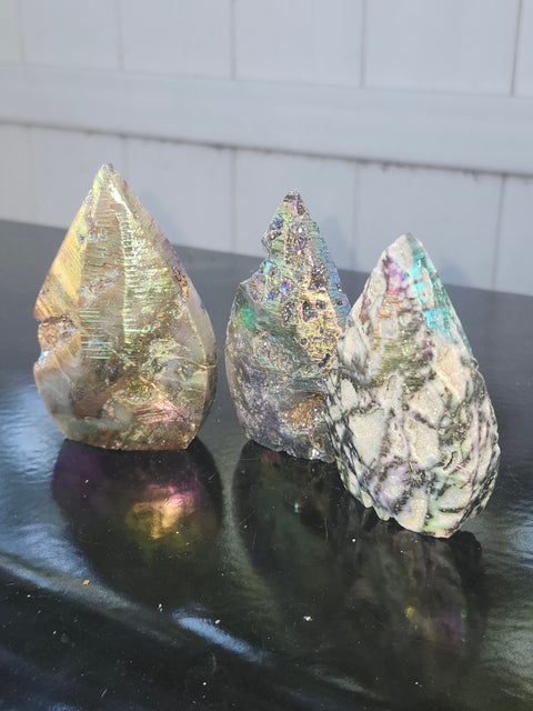 Druzy aura quartz tear tower! 2.4 ounces, 2.9 inches