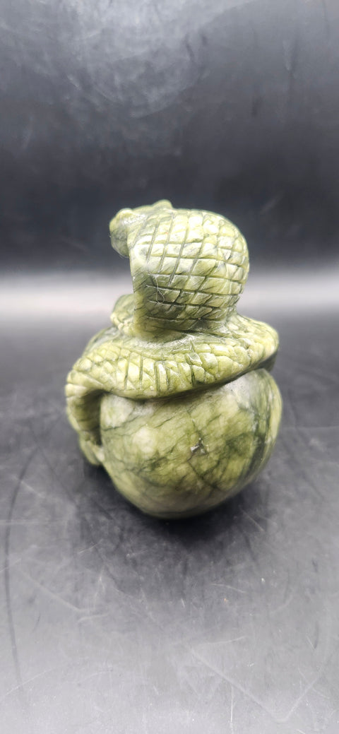 Serpentine skull& king Cobra! 3 inchs tall 2.8 long, 10.6 ounces