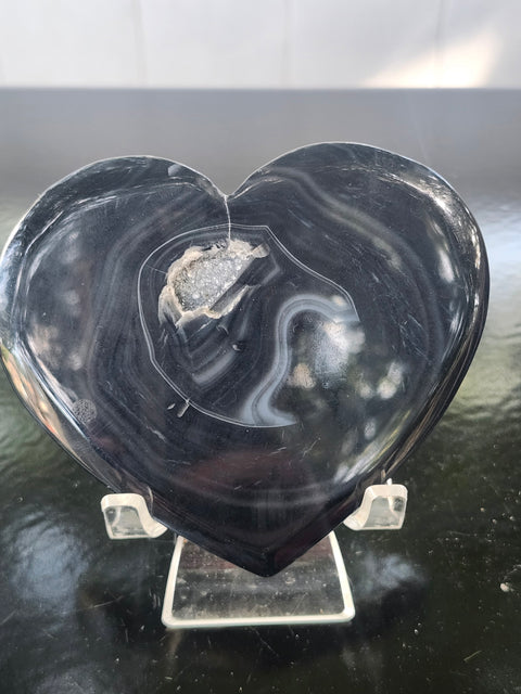 Druzy agate heart! 7.5 ounces,4.1 inches wide, 3.7 inches tall