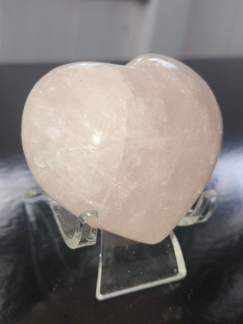 Rose quartz heart! 5 ounces, 2.6 inches wide, 2.3 inches tall