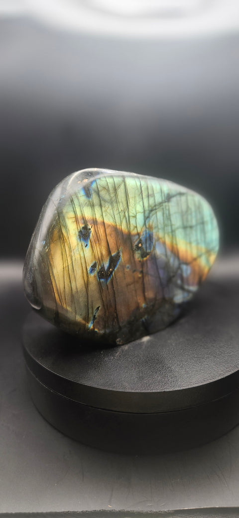 Labradorite free form! 1.11 pounds, 4.7 inches wide by 3.5 tall