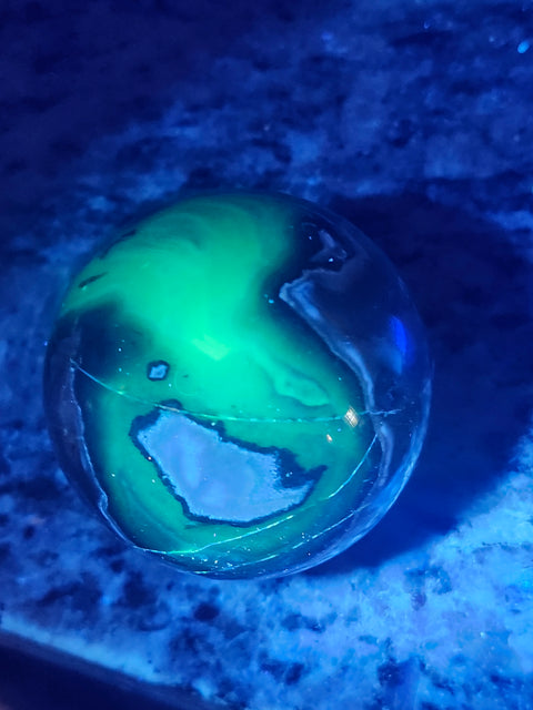 Volcanic agate sphere! Uv reactive 14.6 ounces, 68mm,2.68 inches