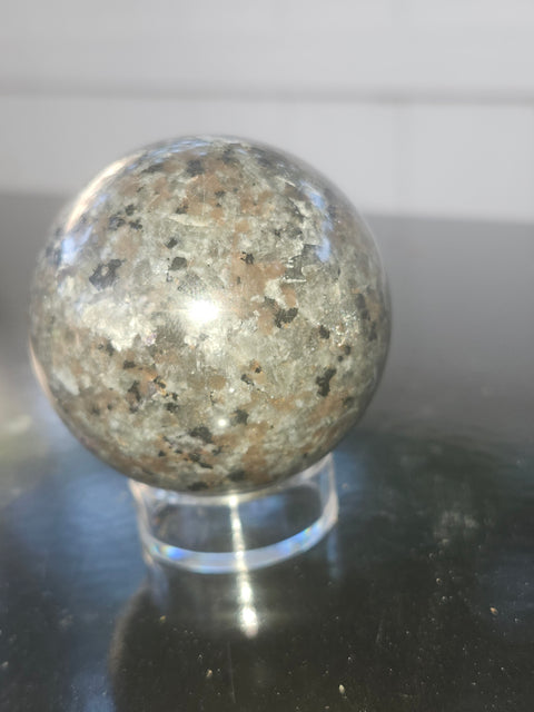 Flame stone sphere "yooperlite" 52.6mm, 2.07 inches, 7 ounces