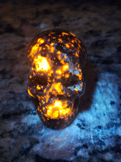 Mini flame stone skull! 5.8 ounces, 2.7 inches long, 2.1 tall