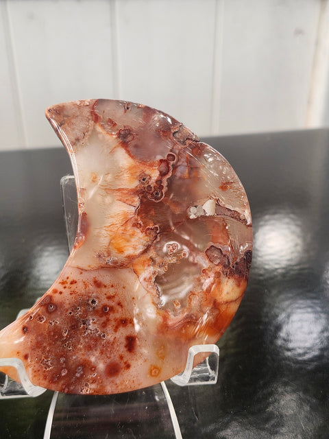 Agate moon! 4 ounces, 3.5 inches tall, 2.2 wide