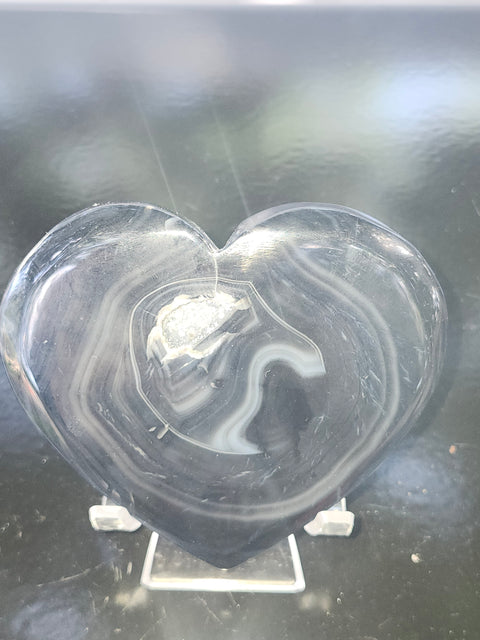 Druzy agate heart! 7.5 ounces,4.1 inches wide, 3.7 inches tall