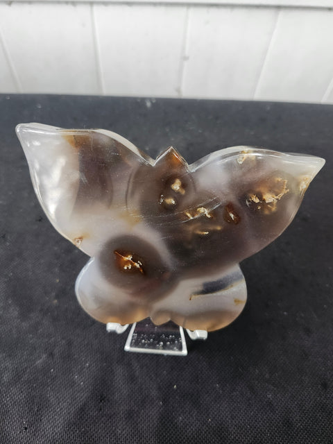 Agate butterfly 9 ounces, 4.5 inches wide, 3.5 inches tall