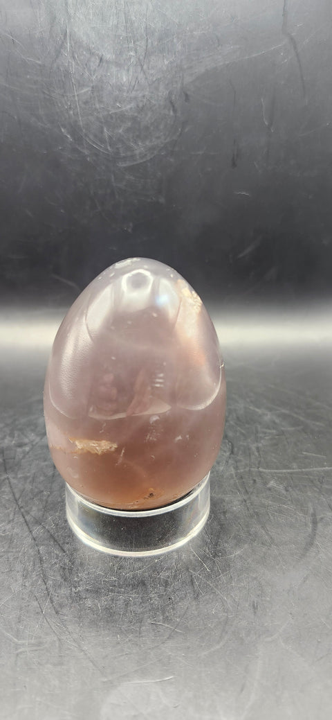 Agate egg! 9.2 ounces, 2.8 inches tall, 2 wide