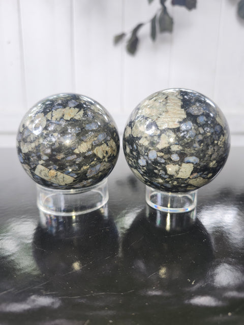 Llanite que sera sphere! 11 ounces, 60.5mm, 2.38 inches