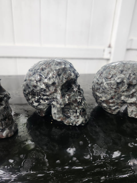 flame stone skull yooperlite 15 ounces, 3.3 inches long, 2.8 tall, 2.2 wide