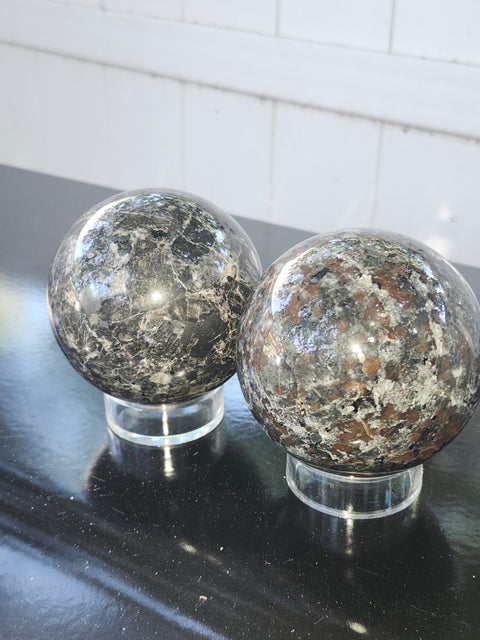 Flame stone sphere "yooperlite" 1.5 pounds, 75 mm, 2.9 inches