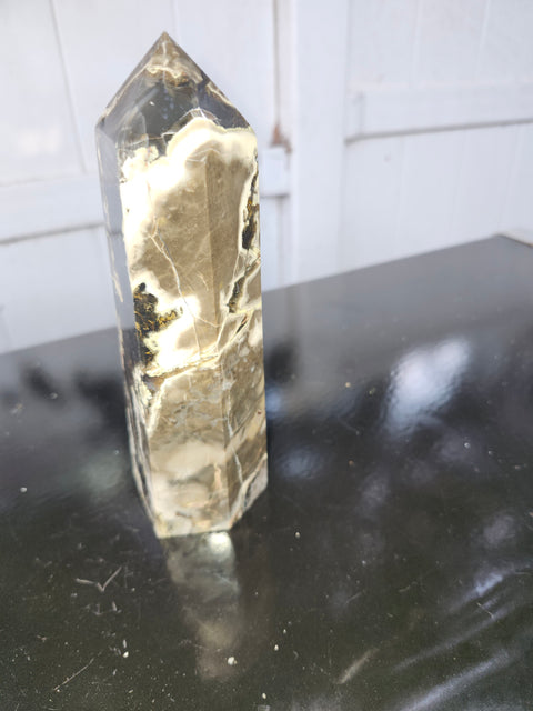 Volcanic agate tower! 1.9 pounds, 7 inches