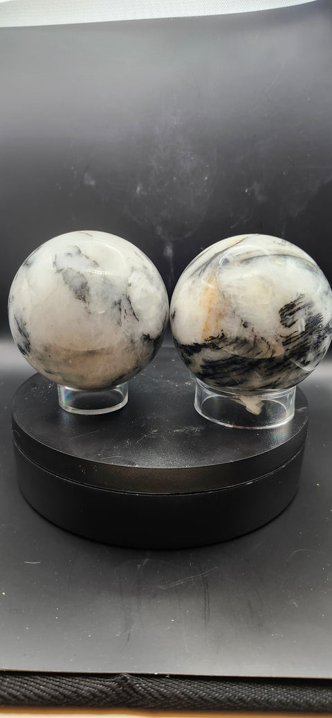 Picasso stone sphere! 68mm, 2.68 inches, 1 pound
