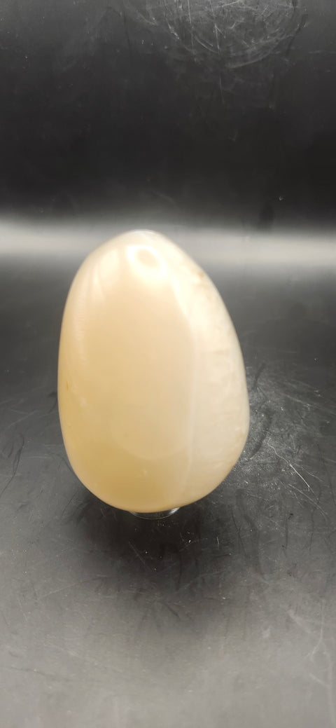 Quartz,agate egg! 5.8 ounces, 2.5 inches