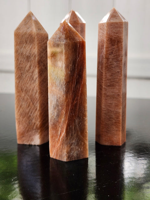 Peach moonstone tower! 3.1 inches, 2 to 3 ounces