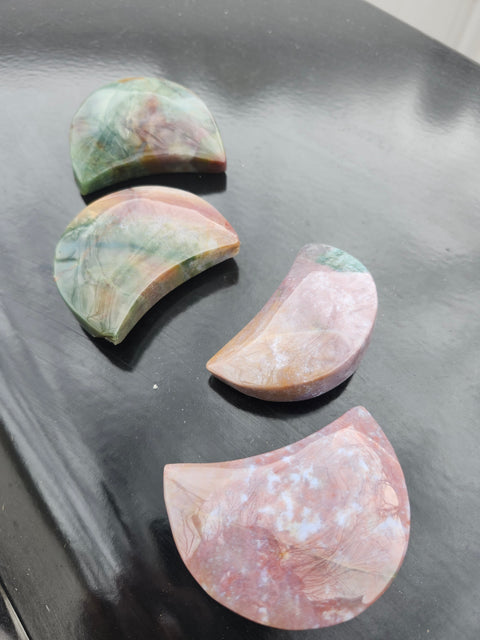 crystals spheres towers gemstones geodes skulls Amathyst rose quartz