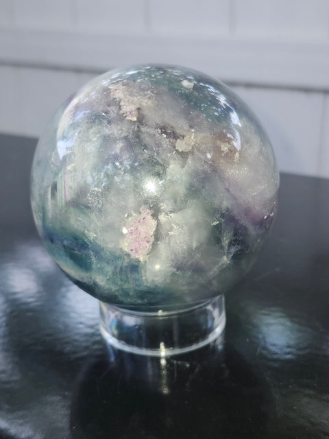 Florite sphere! 1.14 pounds, 79mm, 3.13 inches