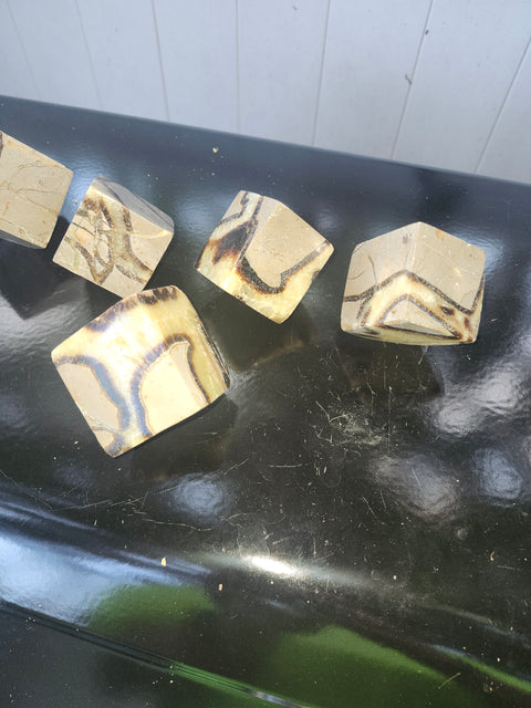 Septarian stone balancing cube! 7 ounces, 2 inches
