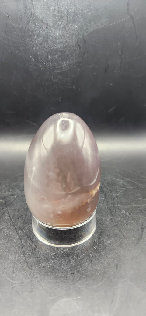 Agate egg! 9.2 ounces, 2.8 inches tall, 2 wide