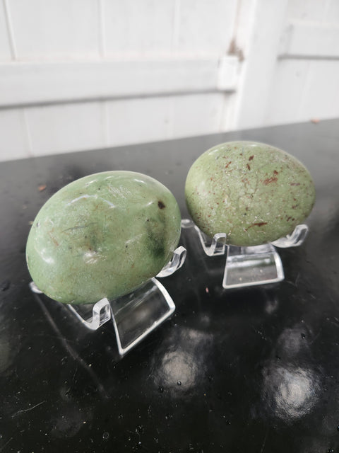 Olive opal palm stone! 4.2 ounces, 2.75 inches