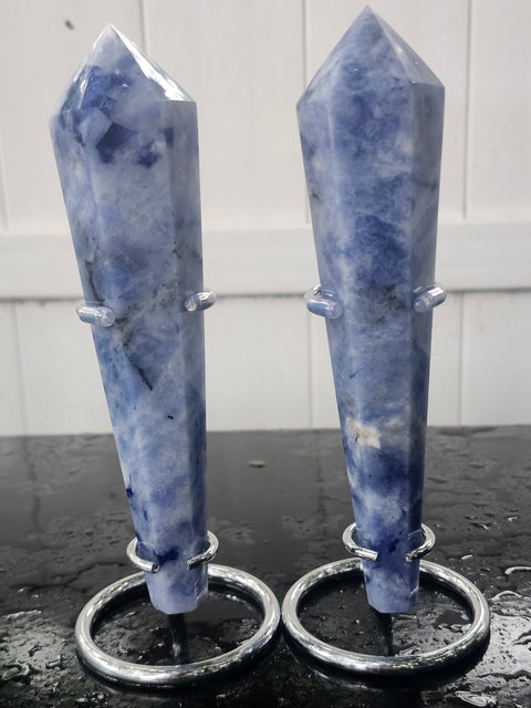 Sodalite scepter! Uv reactive! 7.7 ounces, 6.5 inches tall!