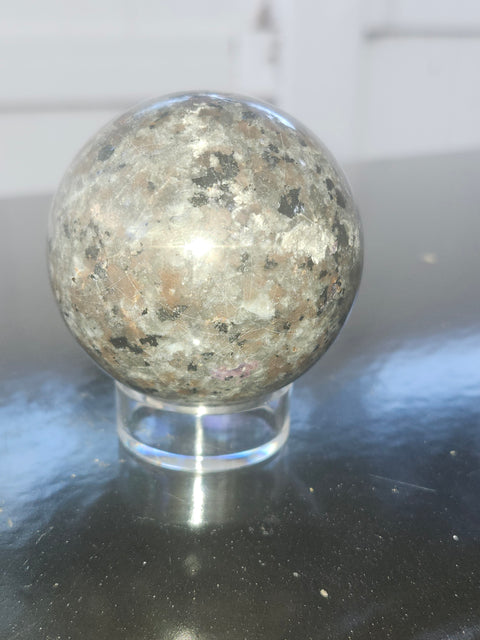 Flame stone sphere "yooperlite" 52.6mm, 2.07 inches, 7 ounces